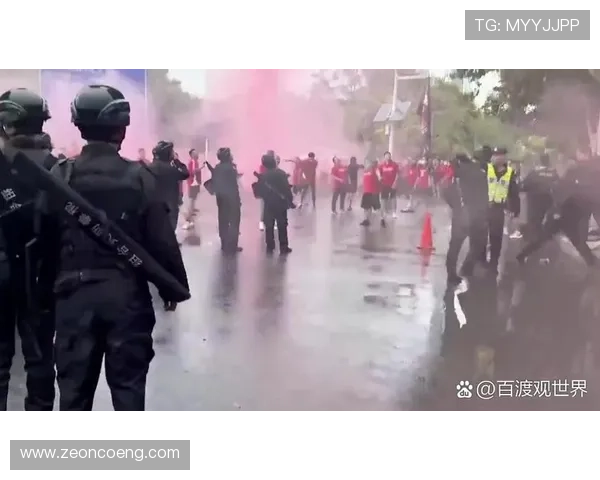 成都足球队团队协作引发热议球迷对战术配合与球员表现展开激烈讨论